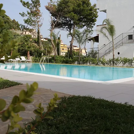 Aparthotel Baia Marticana 3*