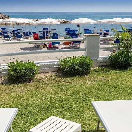 Aparthotel Baia Marticana