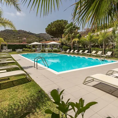 Aparthotel Baia Marticana